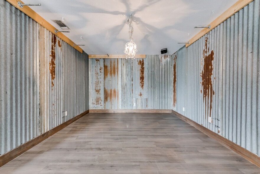 1501 N Trade Days Blvd, Canton, TX for sale - Interior Photo - Image 3 of 41