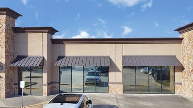 4001 Spencer Hwy, Pasadena, TX for lease Building Photo- Image 2 of 2