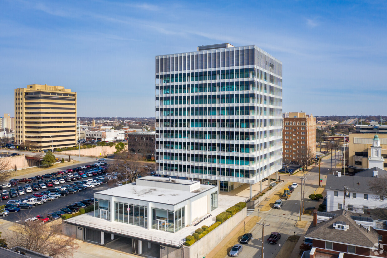 1350 S Boulder Ave, Tulsa, OK for lease Building Photo- Image 1 of 1