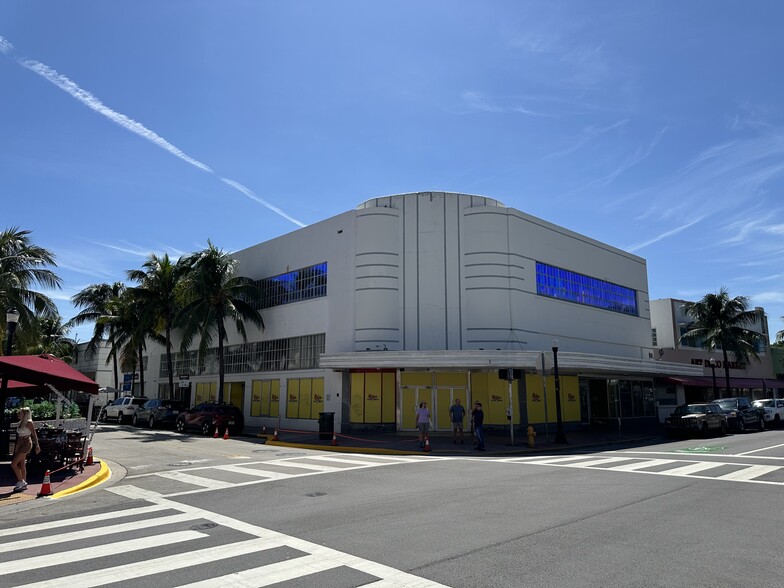 220 Espanola Way, Miami Beach, FL for sale - Building Photo - Image 3 of 10