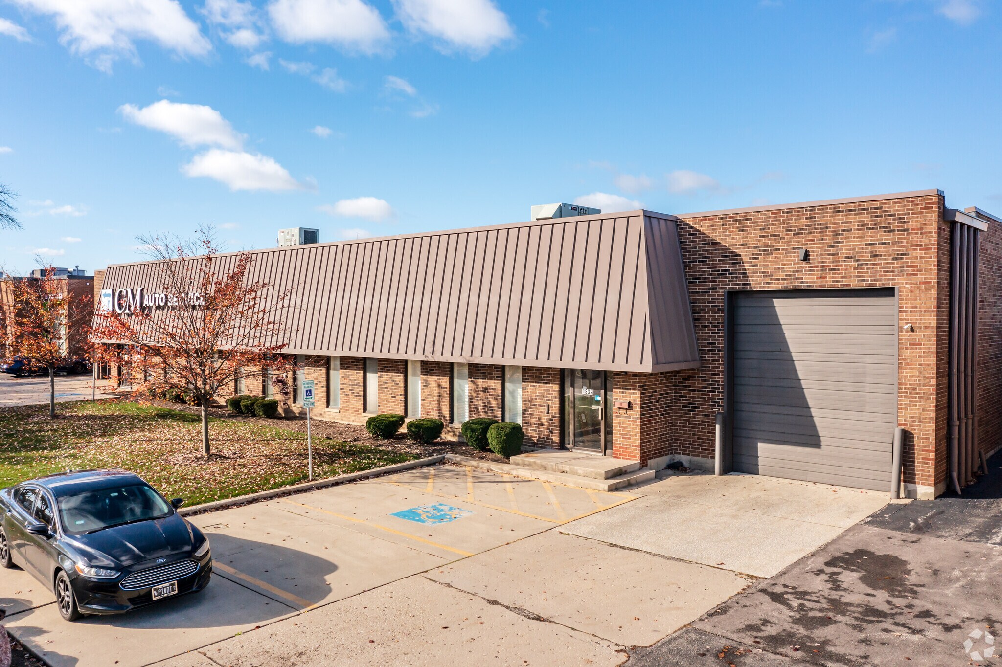 1832 Pickwick Ln, Glenview, IL for sale Primary Photo- Image 1 of 1