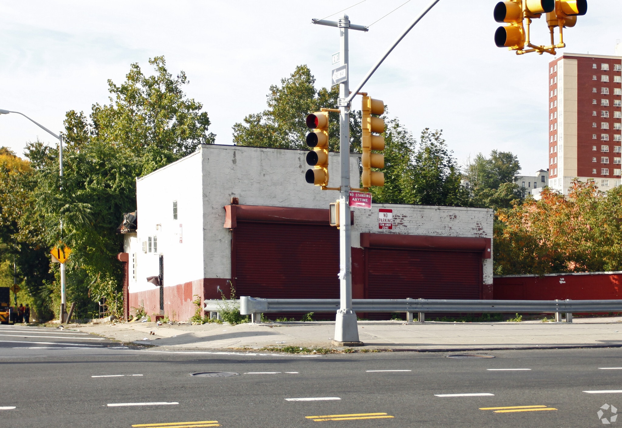 598 E Gun Hill Rd, Bronx, NY for sale Primary Photo- Image 1 of 2