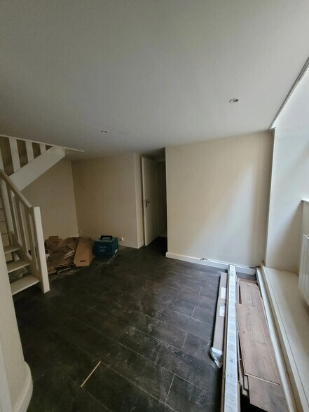 Office in Lyon for lease - Building Photo - Image 3 of 6