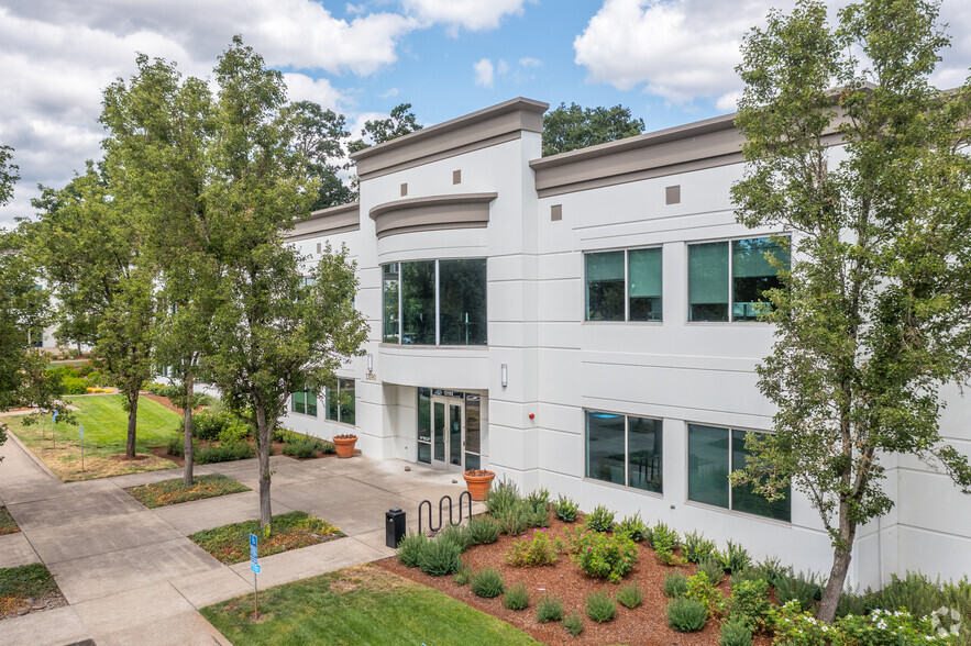 13190 SW 68th Pky, Tigard, OR for lease - Building Photo - Image 3 of 7