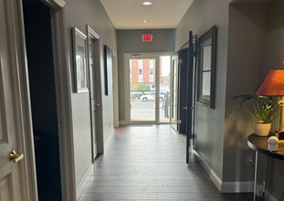 138 N Meramec Ave, Clayton, MO for lease Interior Photo- Image 2 of 4