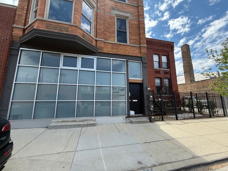 1837 W Fulton St, Chicago, IL for lease - Building Photo - Image 1 of 9