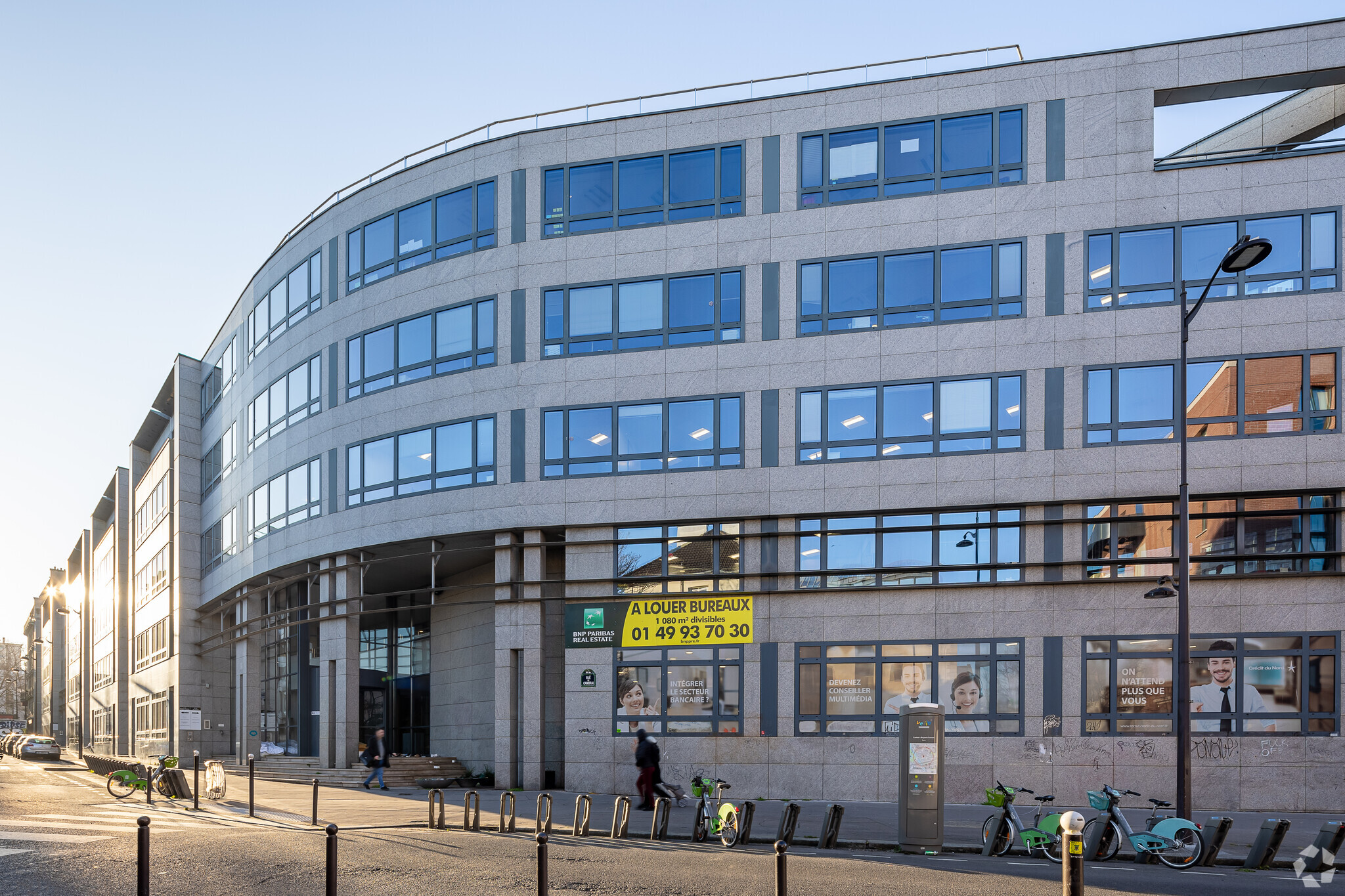 28-30 Rue Benjamin Constant, Paris for lease Primary Photo- Image 1 of 5