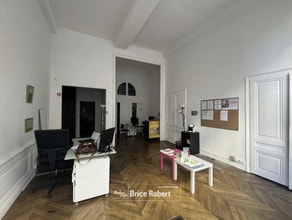 Retail in Lyon for lease Interior Photo- Image 2 of 6