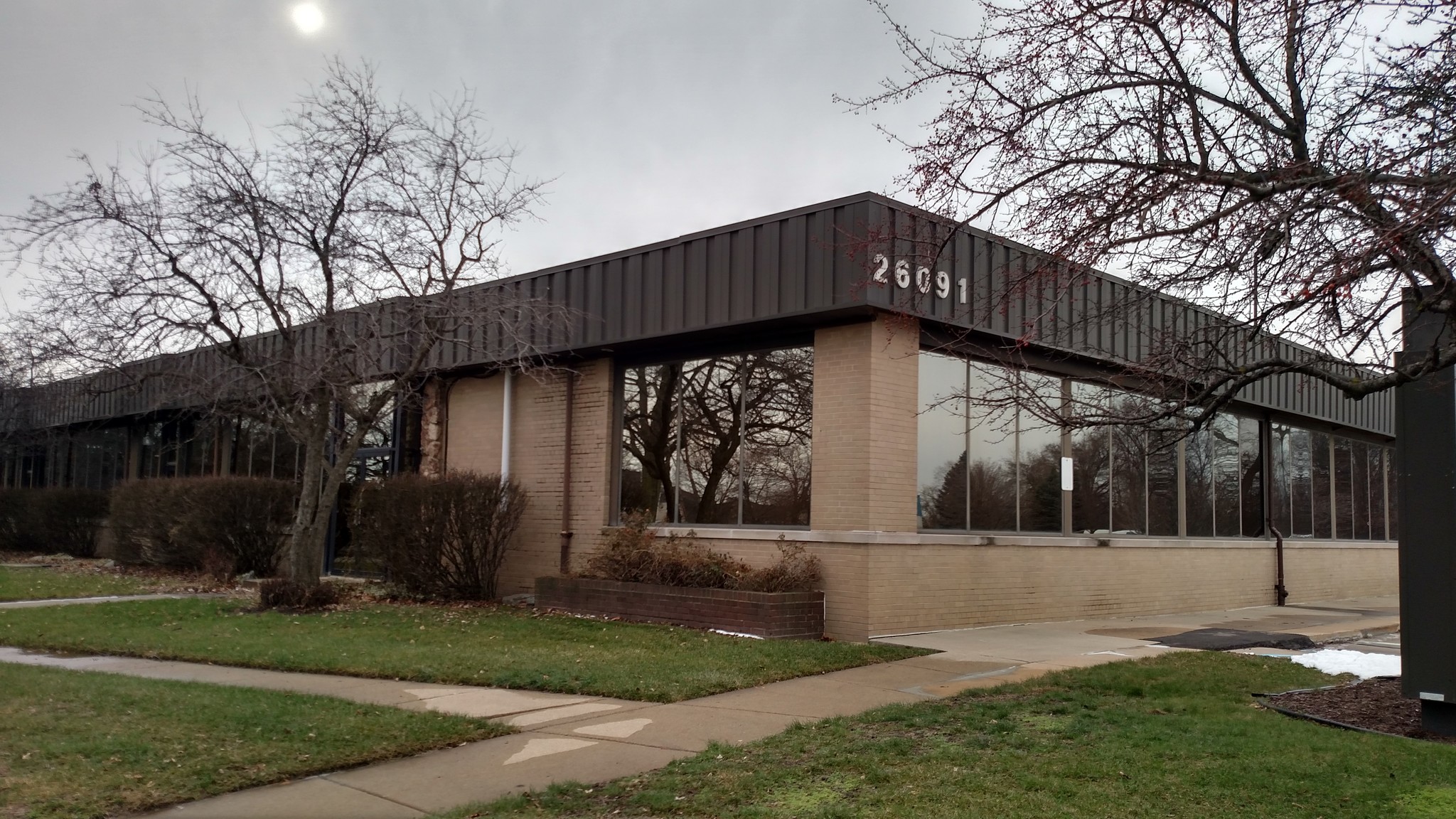 26091 Sherwood Ave, Warren, MI for lease Building Photo- Image 1 of 10