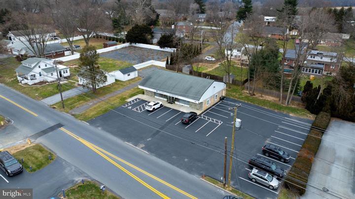 385 E Roseville Rd, Lancaster, PA for sale - Building Photo - Image 1 of 1