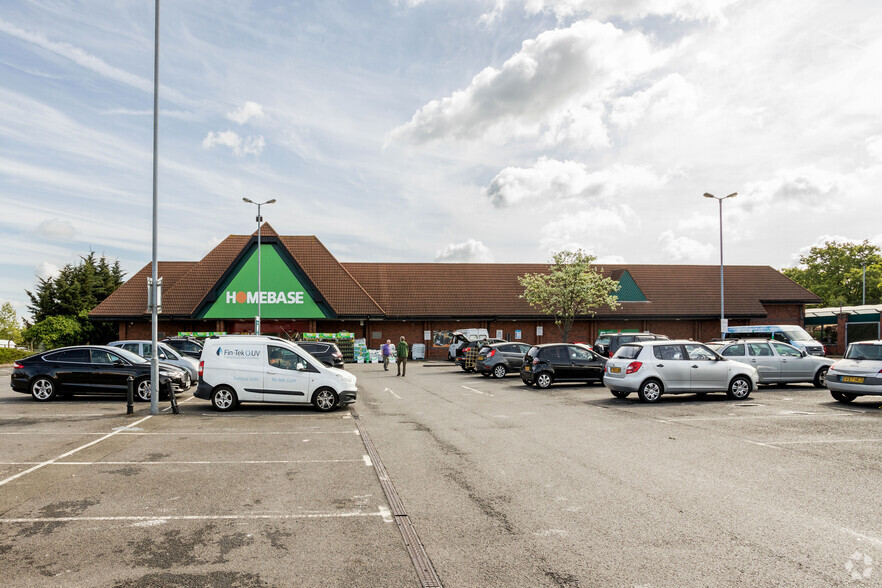 Twickenham Rd, Feltham, TW13 6EZ - Homebase | LoopNet