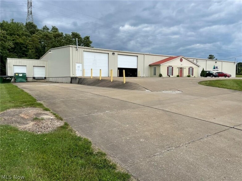 5220 Emerson Ave, Parkersburg, WV for lease - Building Photo - Image 2 of 22