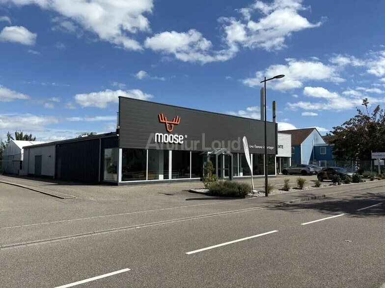Retail in Vendenheim for lease - Building Photo - Image 1 of 11