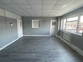 336-340 Dunstable Rd, Luton for lease Interior Photo- Image 1 of 2