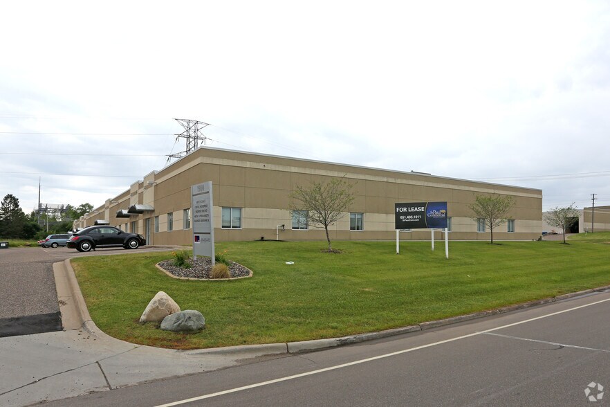 1900 Oakcrest Ave, Roseville, MN for lease - Building Photo - Image 3 of 3