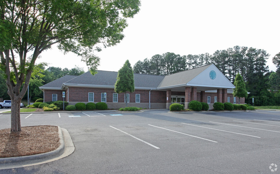 612-614 Center Dr, Lincolnton, NC for sale - Primary Photo - Image 1 of 1