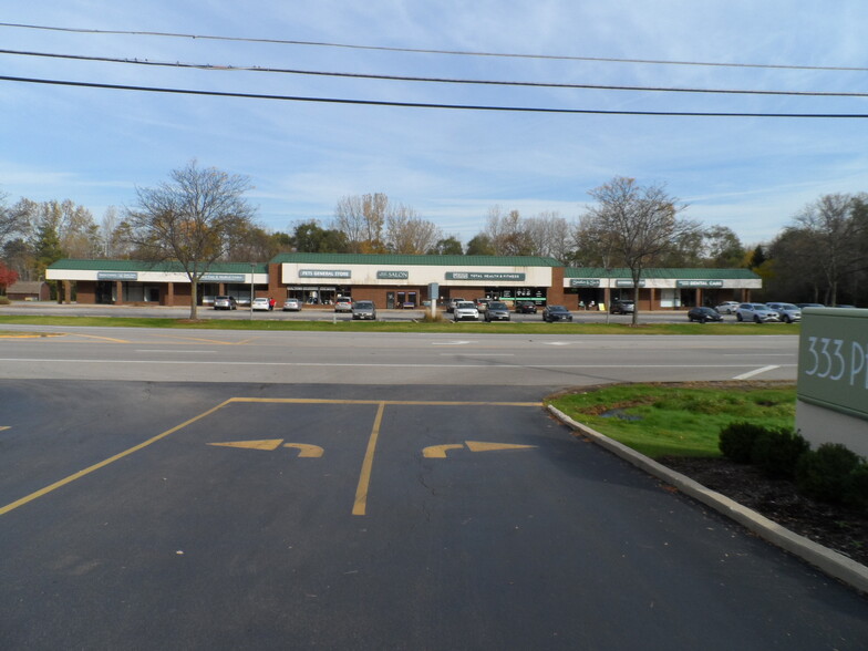 394-454 Peterson Rd, Libertyville, IL for lease - Building Photo - Image 2 of 3