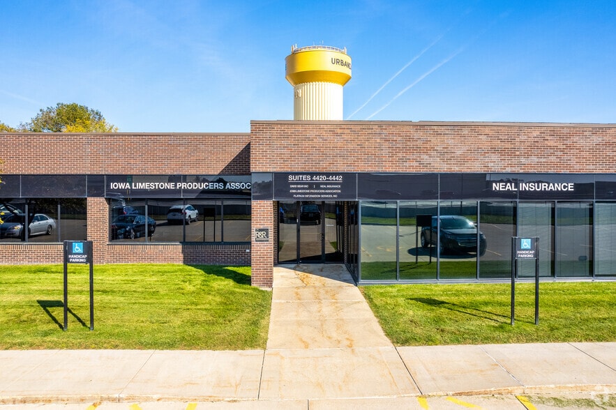 4400-4498 SW 114th St, Urbandale, IA for lease - Building Photo - Image 2 of 5