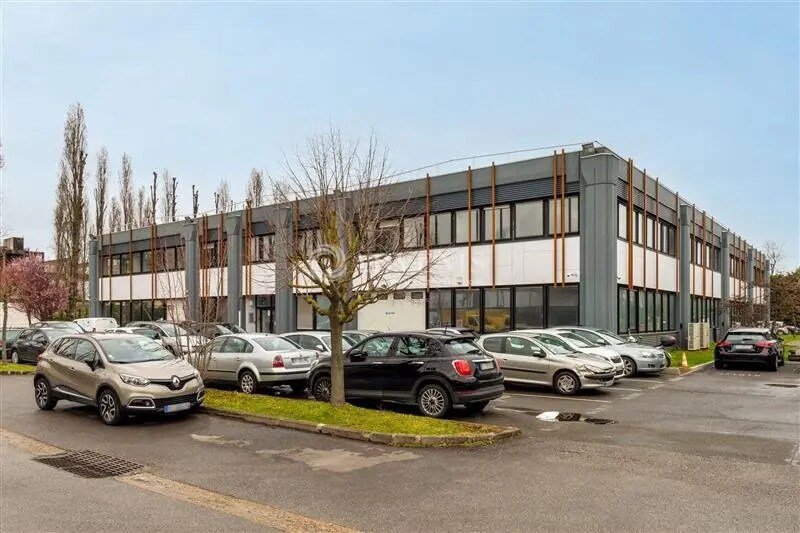 Flex in Gennevilliers for lease Building Photo- Image 1 of 11