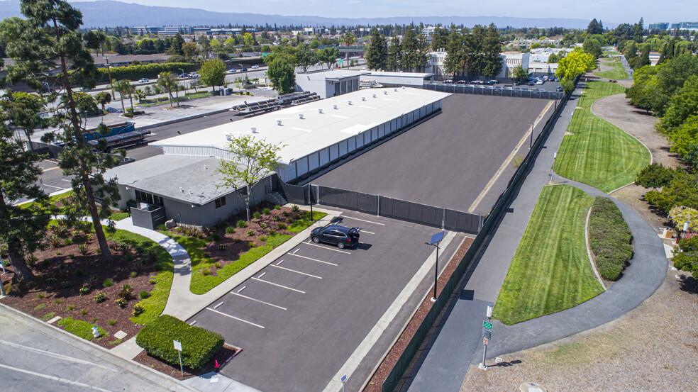 925 Morse Ave, Sunnyvale, CA for lease - Building Photo - Image 1 of 4