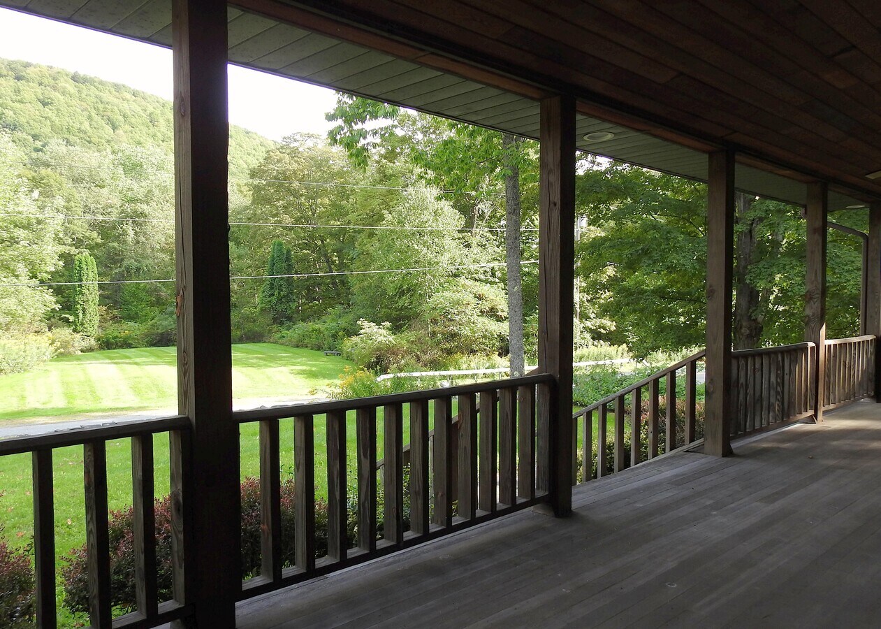 3511 County Hwy 67, Hancock, NY 13783