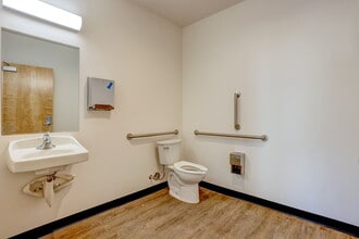 2160 SW Badger Ave, Redmond, OR for lease Interior Photo- Image 2 of 6