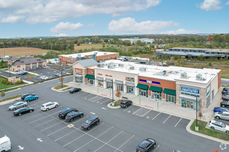 25421 Lizzio Center Dr, Chantilly, VA for lease - Aerial - Image 3 of 3