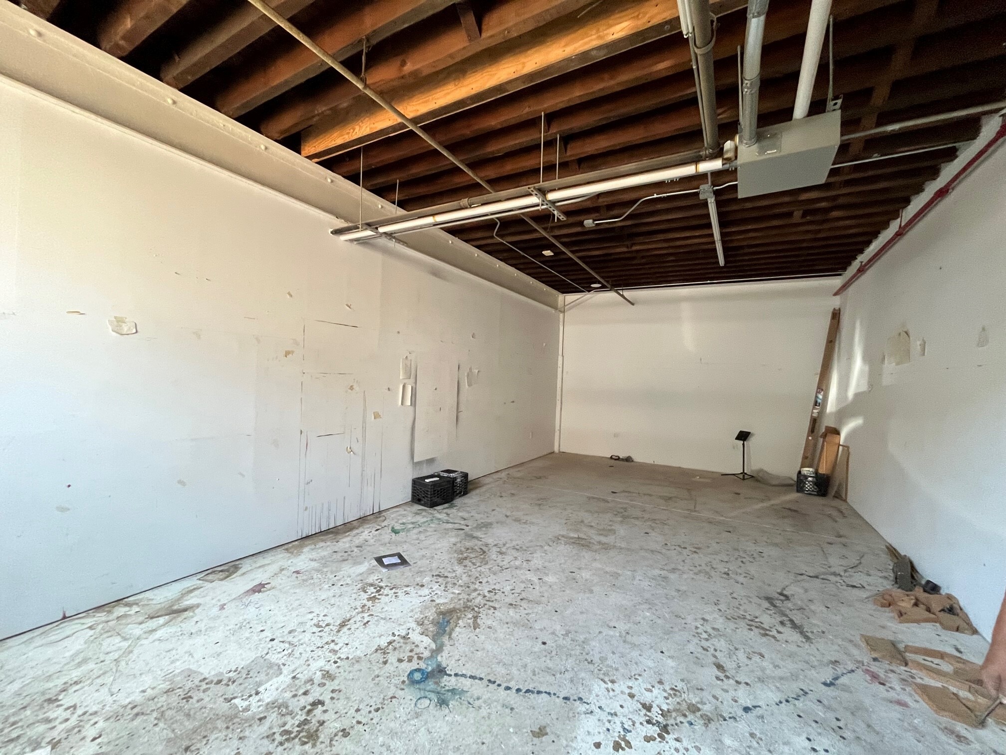 349-359 Scholes St, Brooklyn, NY for lease Interior Photo- Image 1 of 1