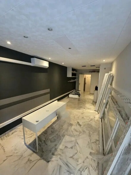 Office in Nice for lease - Interior Photo - Image 3 of 4