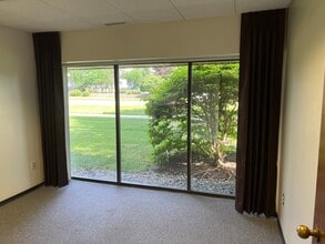 200 E Big Beaver Rd, Troy, MI for lease Interior Photo- Image 1 of 1