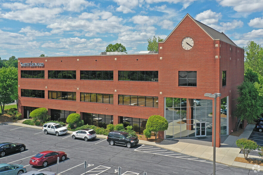 4035 Premier Dr, High Point, NC for lease - Building Photo - Image 1 of 15