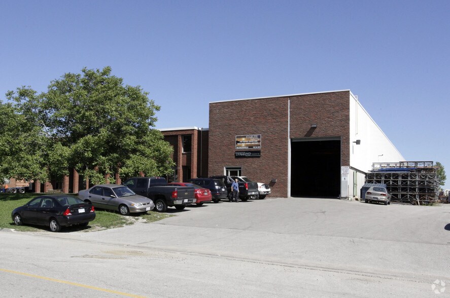 31 Maplecrete Rd, Vaughan, ON for sale - Primary Photo - Image 1 of 1