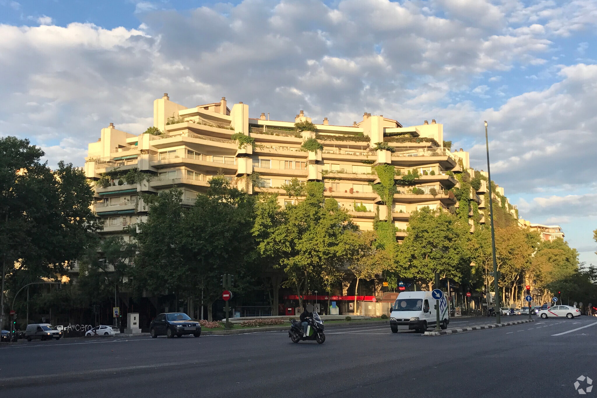 Retail in Madrid, Madrid for lease Primary Photo- Image 1 of 2