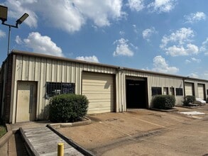 1730 Elmview Dr, Houston, TX for lease Building Photo- Image 1 of 3