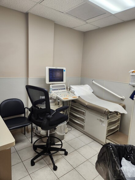 2632 E 14th St, Brooklyn, NY for sale - Interior Photo - Image 3 of 18