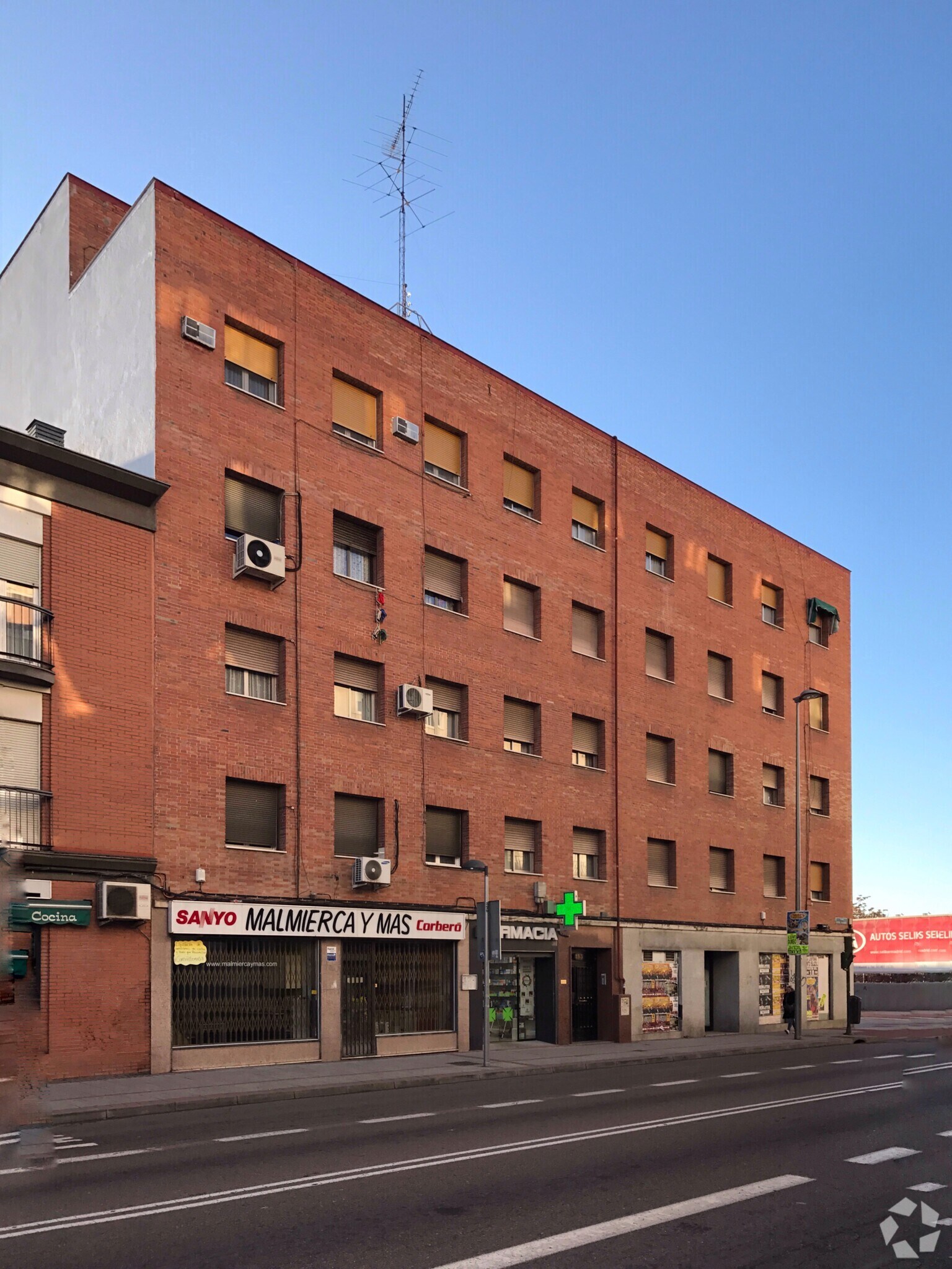 Calle General Ricardos, 183, Madrid, Madrid for sale Primary Photo- Image 1 of 1