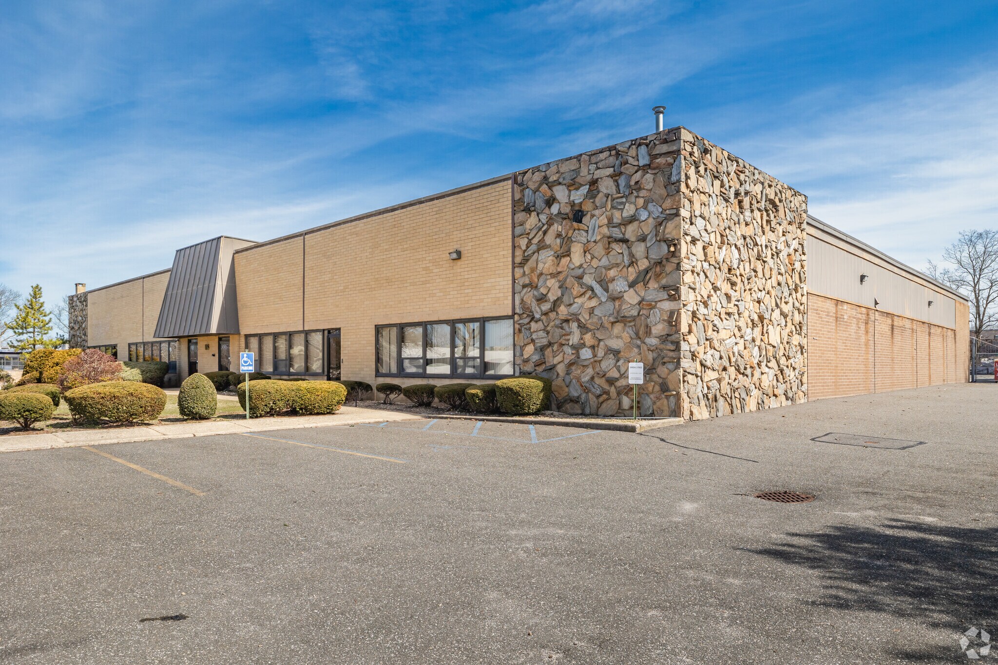 15 Power Dr, Hauppauge, NY for sale Primary Photo- Image 1 of 1