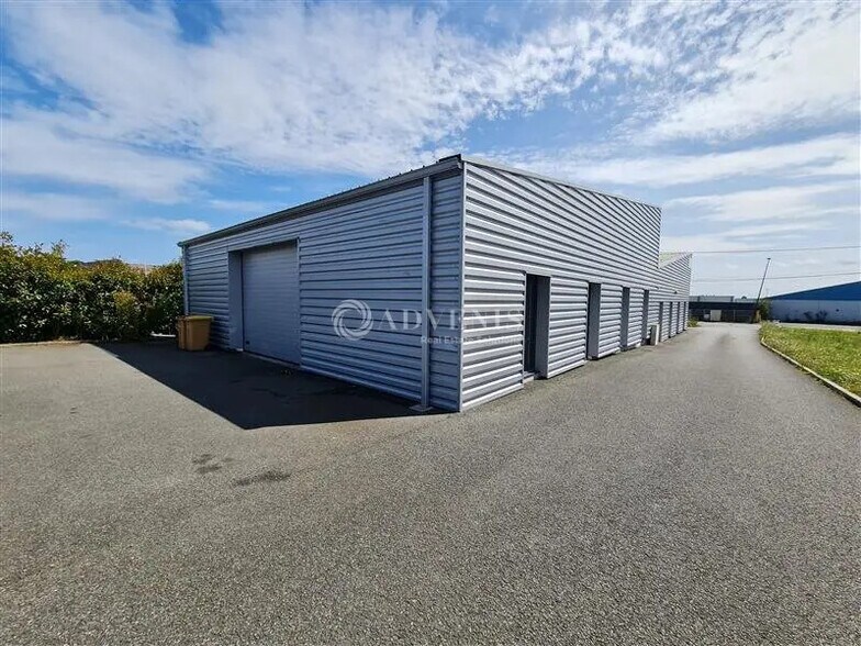 Flex in Plérin for lease - Building Photo - Image 3 of 12