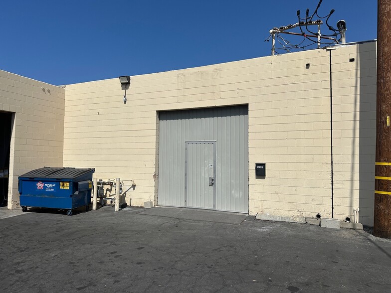 12101-12115 Lakeland Rd, Santa Fe Springs, CA for lease - Building Photo - Image 1 of 4