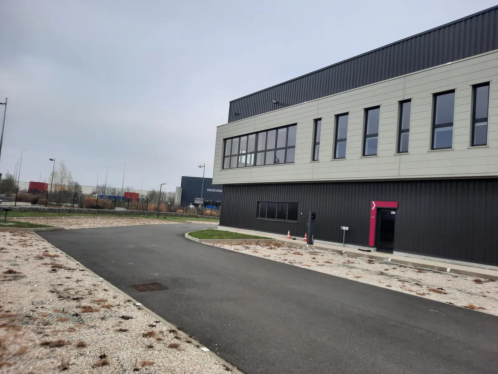 Industrial in Brie-Comte-Robert for lease Building Photo- Image 1 of 6