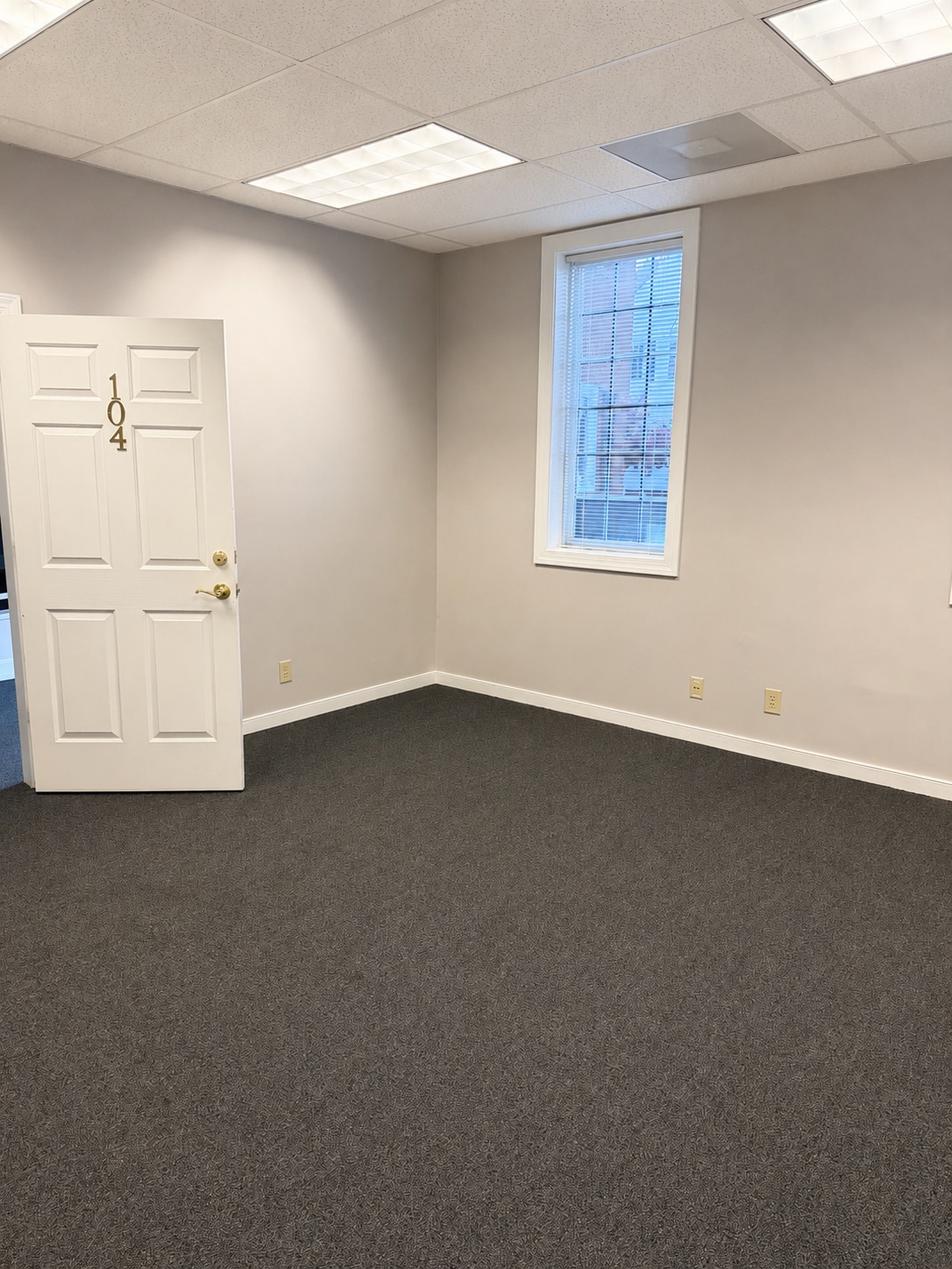 9568 Kings Charter Dr, Ashland, VA for lease Interior Photo- Image 1 of 4