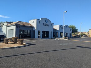 1915 E Chandler Blvd, Chandler, AZ for lease Building Photo- Image 2 of 6