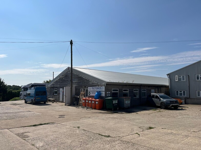 Bentworth Rd, Lasham for lease - Building Photo - Image 1 of 1