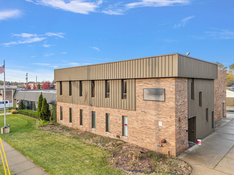 22777 Kelly Rd, Eastpointe, MI for lease - Building Photo - Image 1 of 8