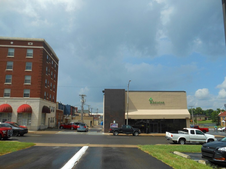 117 N 7th St, Mayfield, KY 42066