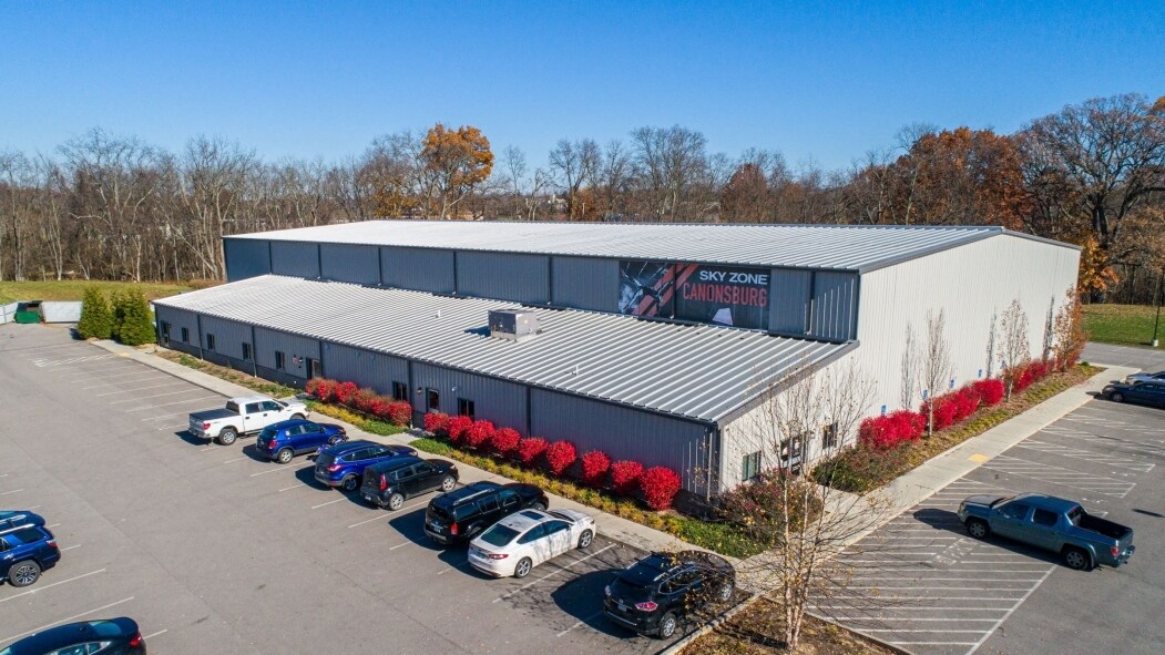 281 Rd, Canonsburg, PA 15317 Sky Zone Trampoline Park