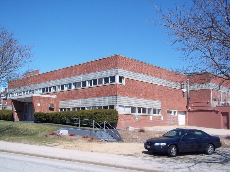 215 Canal St, Manchester, NH 03101