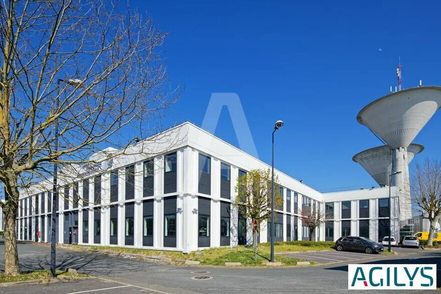 Flex in Villebon-sur-Yvette for lease - Building Photo - Image 2 of 5