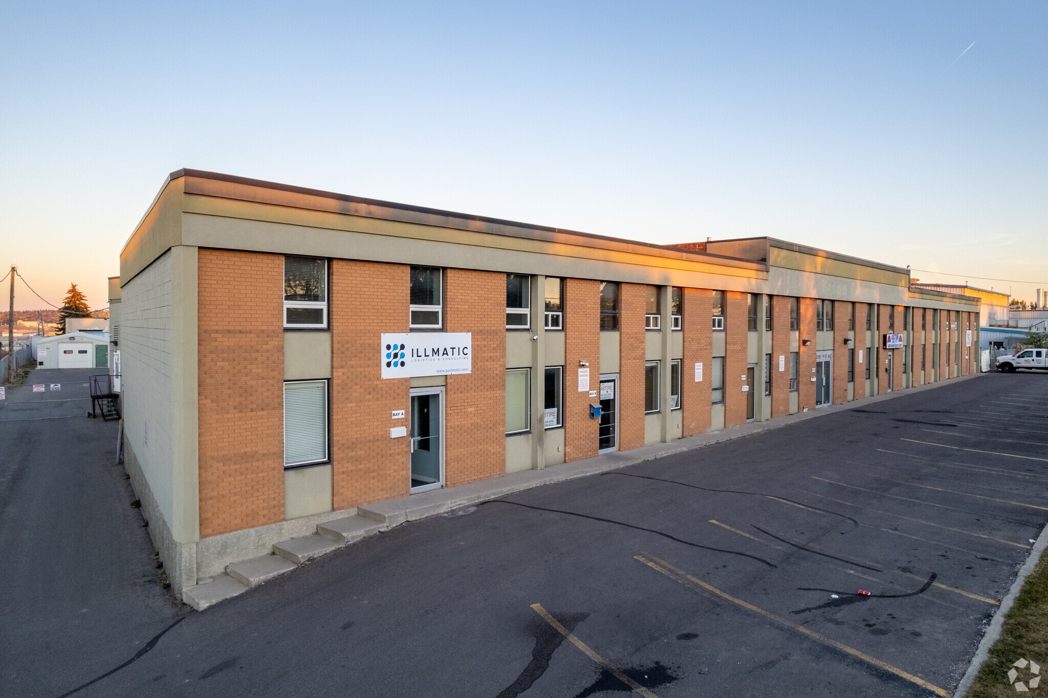 4215 11th St NE, Calgary, AB for sale Primary Photo- Image 1 of 1