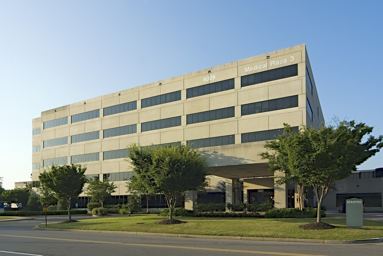6029 Walnut Grove Rd, Memphis, TN, 38120 Office/Medical Space For Lease